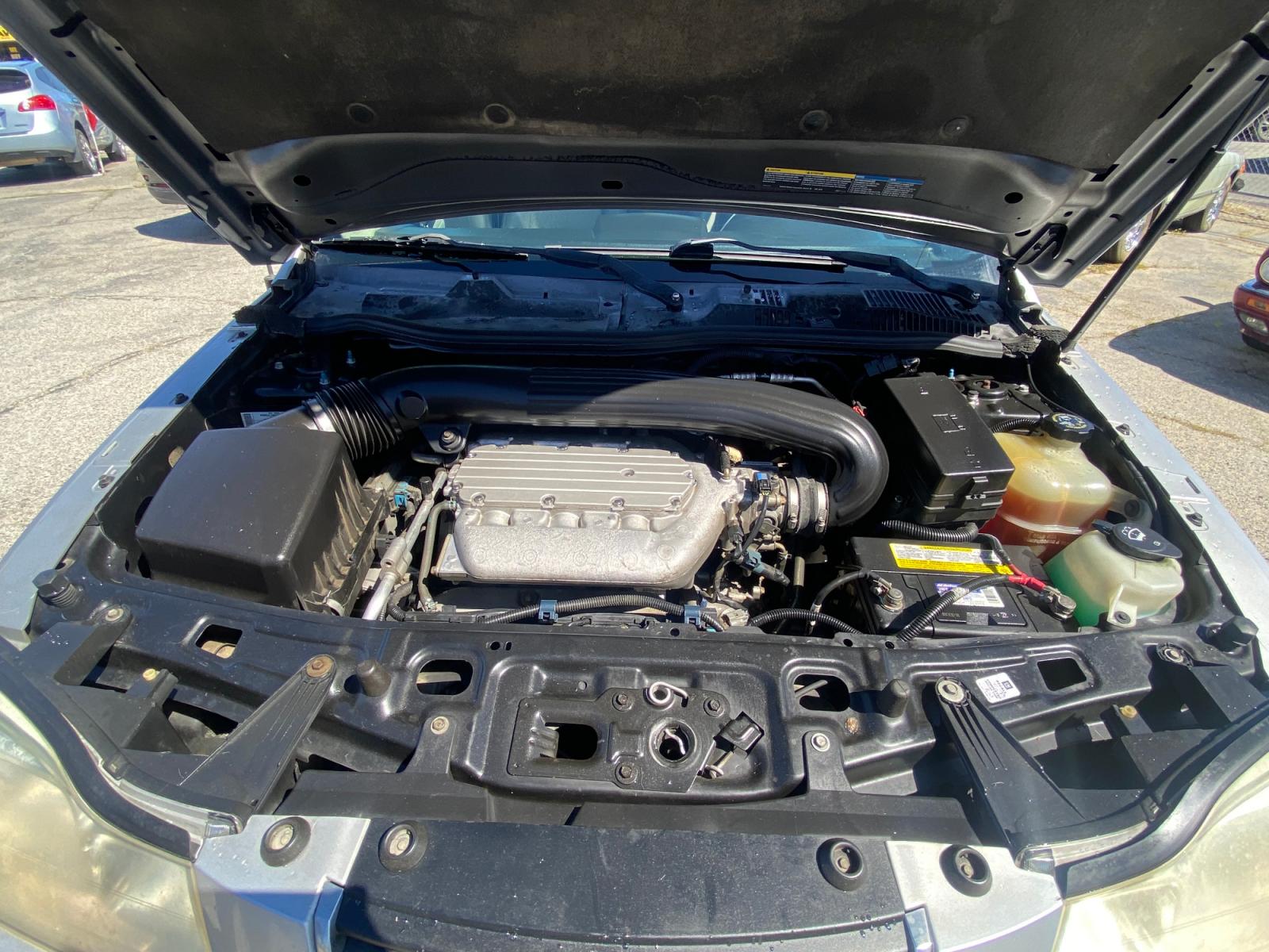 2006 /GREY Saturn Vue (5GZCZ534X6S) with an V6 3.5L engine, AUTOMATIC transmission, located at 44356 Date Ave., Lancaster, CA, 93534, (661) 945-6555, 34.688919, -118.139374 - Photo #6